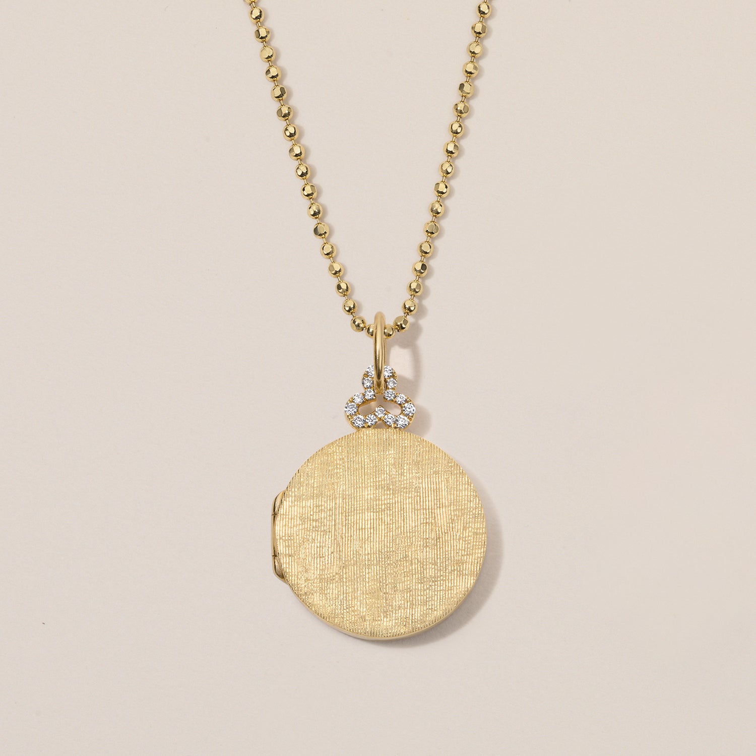 18k gold classic gold florentine locket