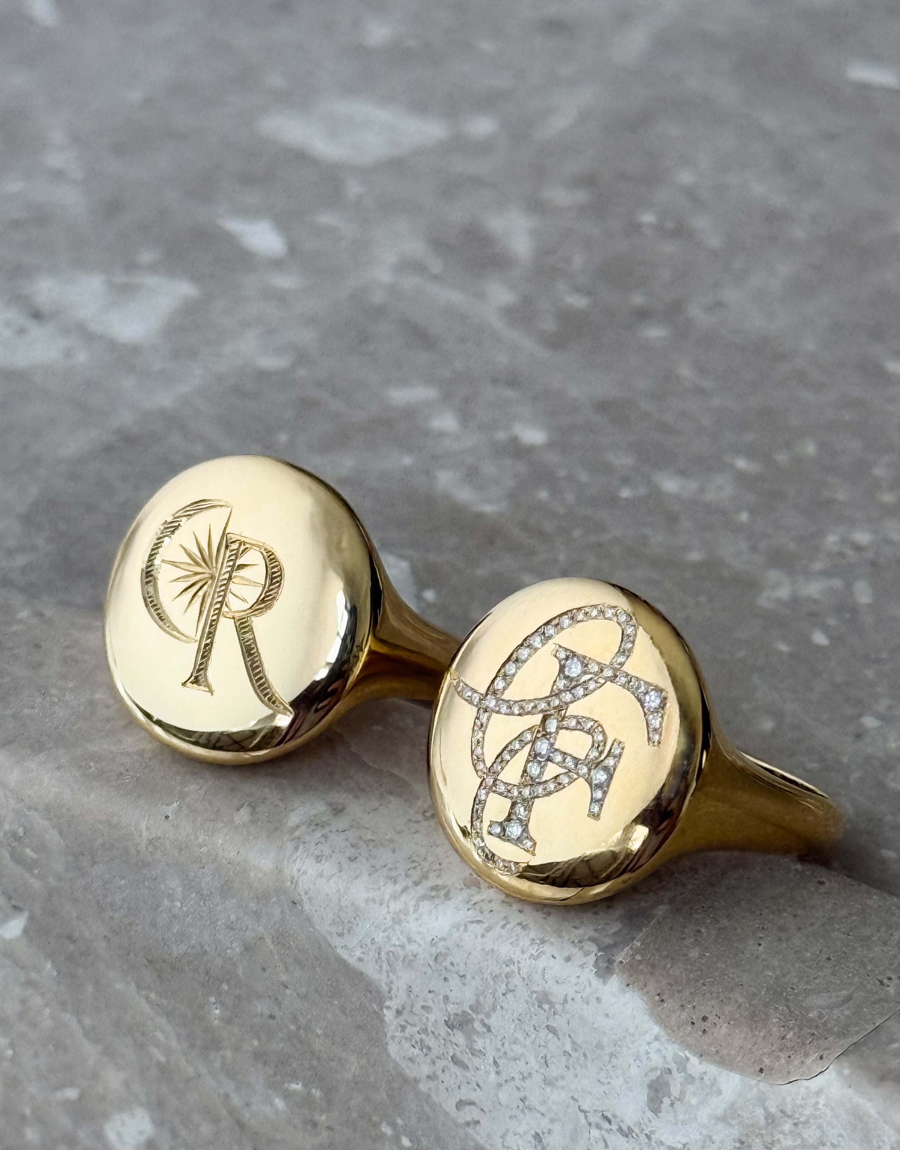 18k solid gold signet ring - with engraving