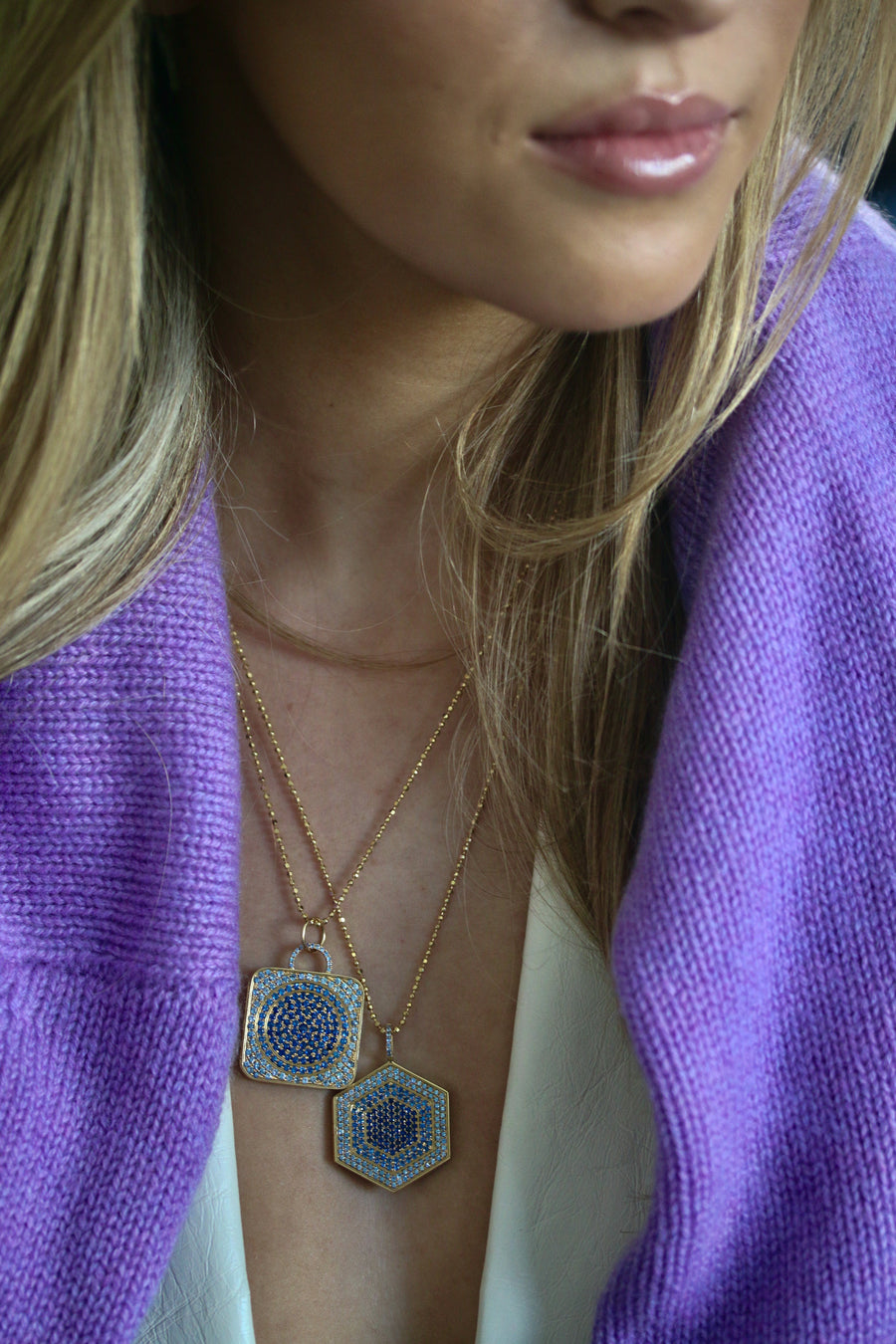 18k gold and blue sapphire square locket pendant