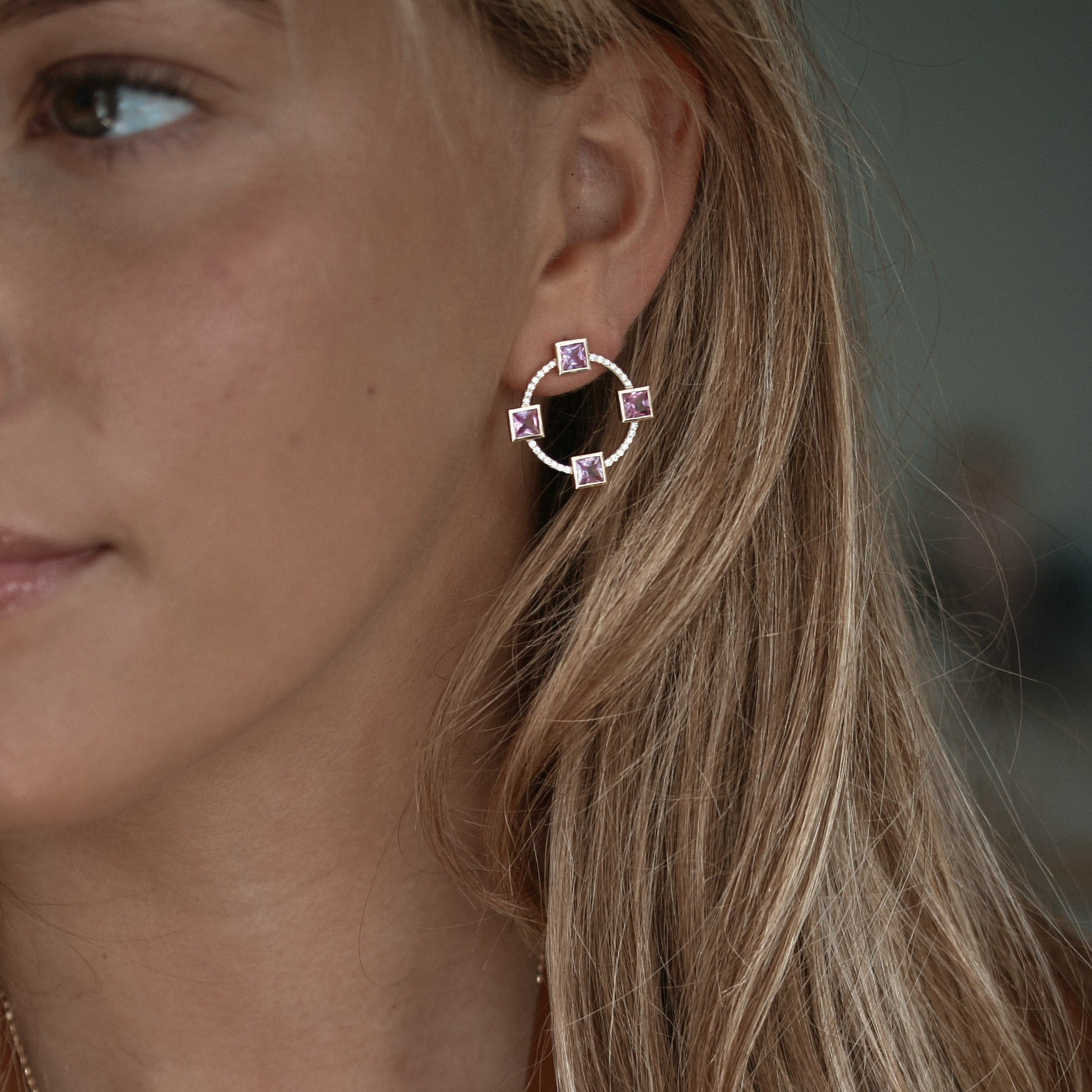 Light pink sapphire pendant circular earrings with diamonds